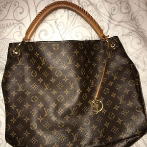 LOUIS VUITTON ARTSY MM MONOGRAM PURSE!